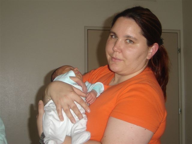 Teta Maja z Janom še v porodnišnici