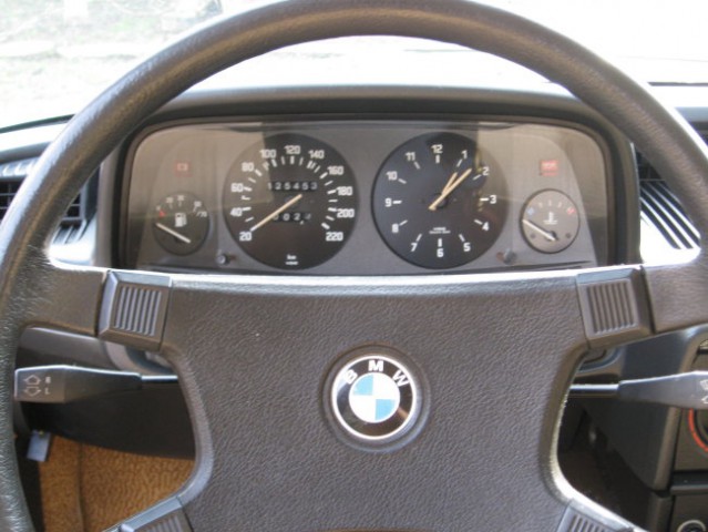BMW 520 (E12, M20) 26.1.2007 - foto