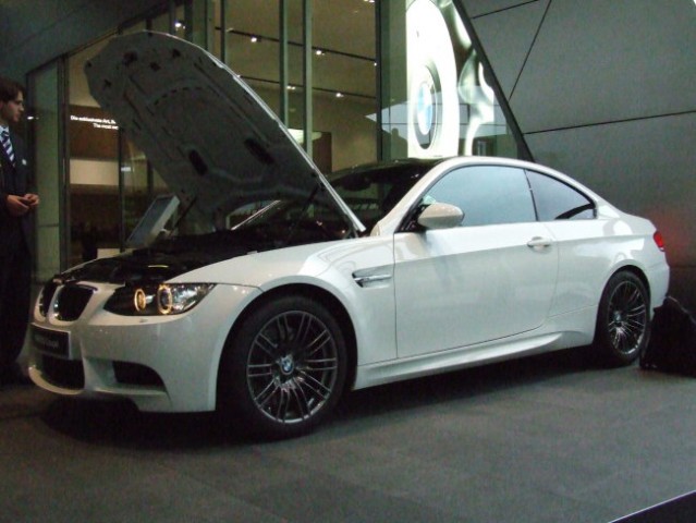 BMW  Welt - foto