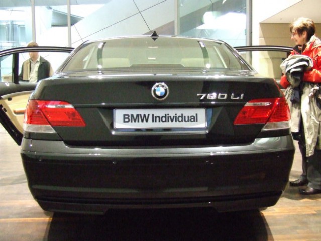 BMW  Welt - foto