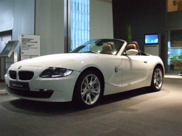 BMW  Welt - foto