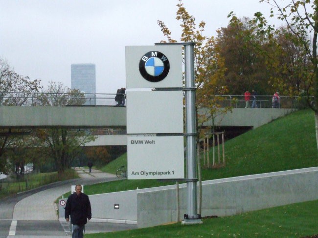 BMW  Welt - foto povečava