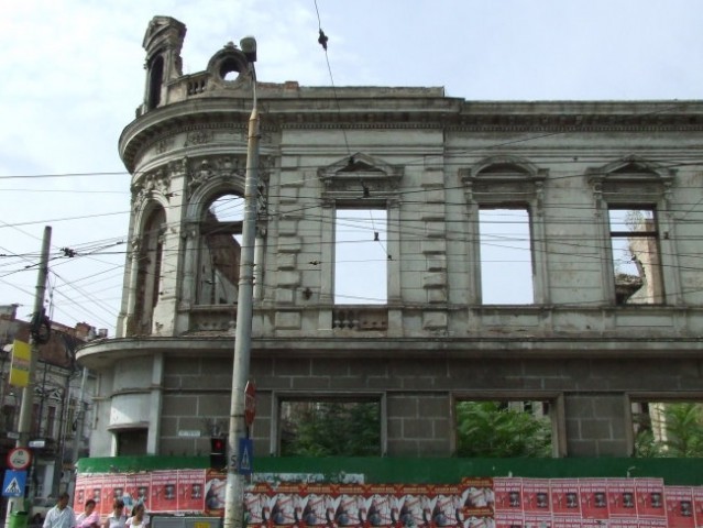 Bukarešta - propadajoča zgradba