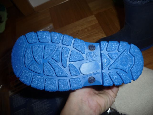 Novi gumi škornji (še z etiketo) zimsko letni št. 23-24- 9 eur