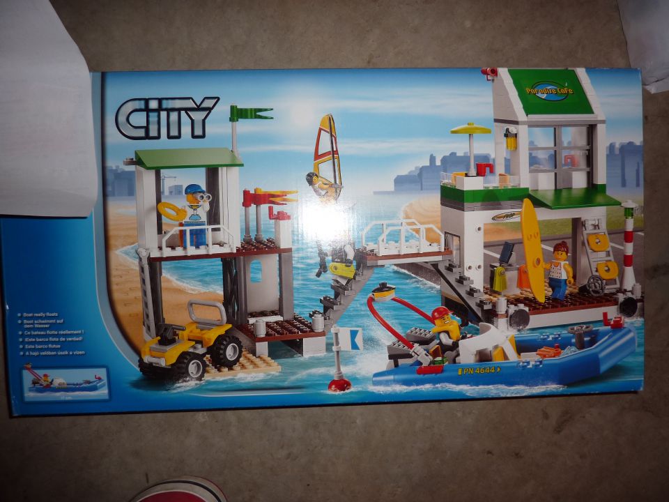 LEGO kocke nove, City, velika morska obala - 42 eur