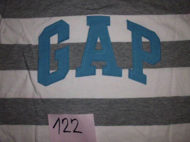 GAP nova majčka št. 122, 20 eur