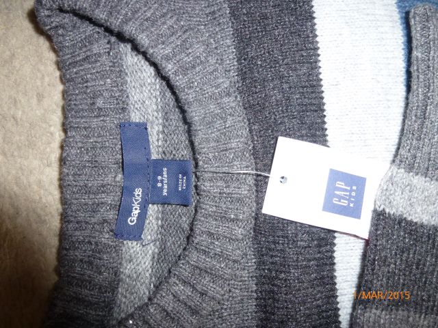 8 - 9 GAP novi puloverček  - 25 eur