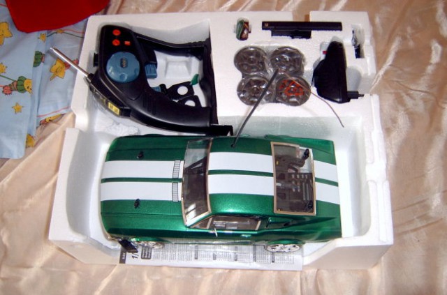 Vsebina RTR Ford Mustanga 67 
merilo 14:1 32cm x 15cm kolesa 50mm
proporcionalno 24 km/h