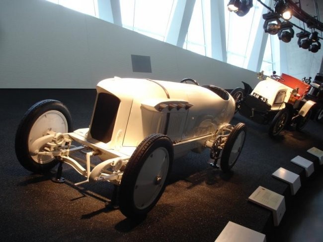 Mercedes muzej - foto povečava