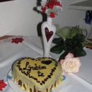 Torta za valentinovo in vazica ;) oboje itpod mojih rok