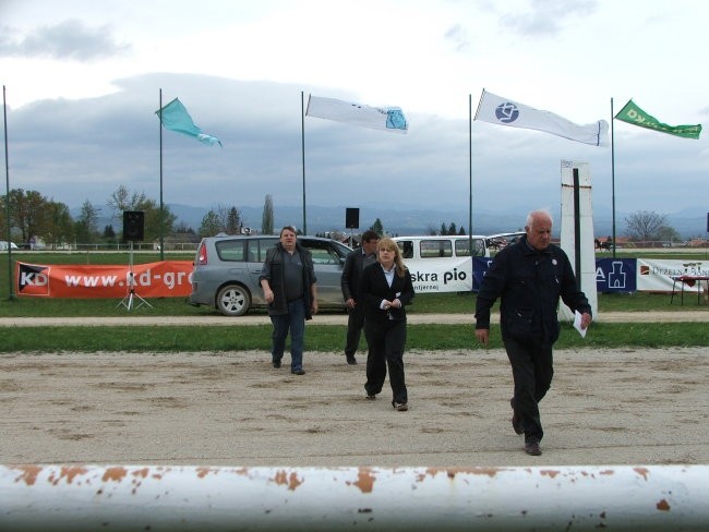 Šentjernej 24.4.2005
Sodniki