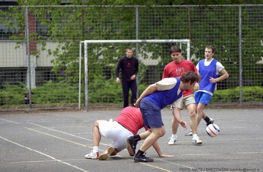 Nogometni turnir stanovalcev ŠD 11.5.2006 - foto povečava