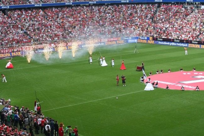 Mehmet Scholl - poslovilna tekma Bayern: Barc - foto povečava