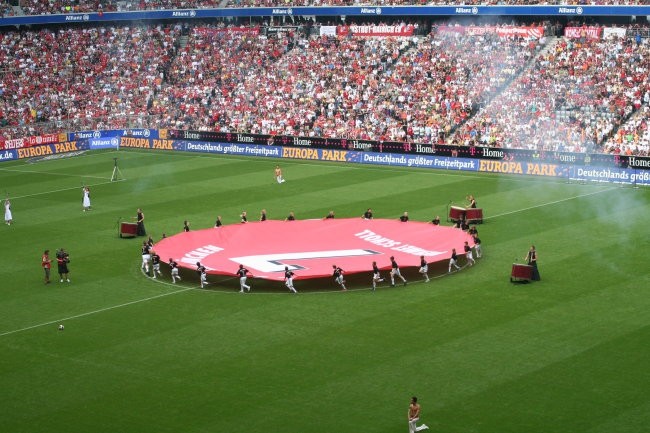 Mehmet Scholl - poslovilna tekma Bayern: Barc - foto povečava