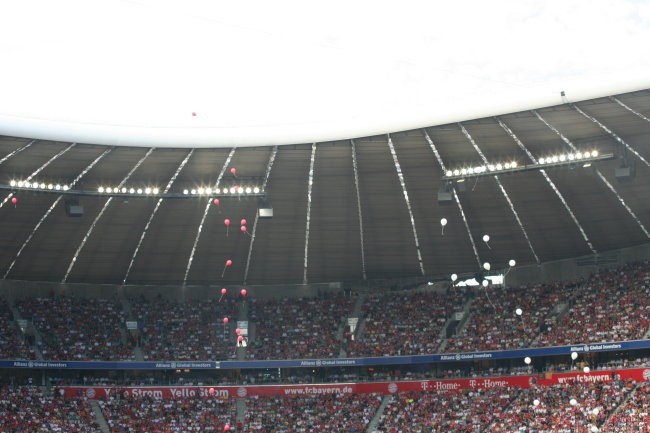 Mehmet Scholl - poslovilna tekma Bayern: Barc - foto povečava