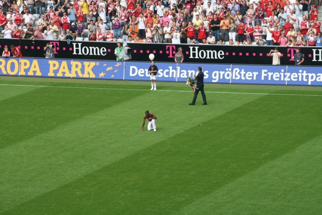 Mehmet Scholl - poslovilna tekma Bayern: Barc - foto povečava