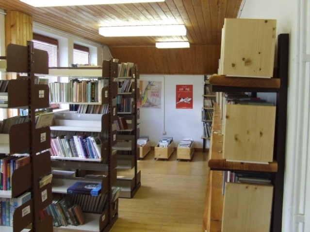 Knjižnica - foto
