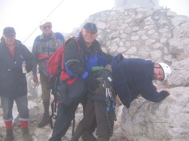 TRIGLAV 2005 - 20. SPOMINSKI POHOD NA TRIGLAV - foto povečava