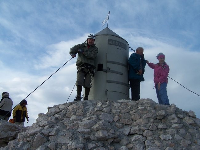 TRIGLAV 2006 - 21. SPOMINSKI POHOD NA TRIGLAV - foto povečava