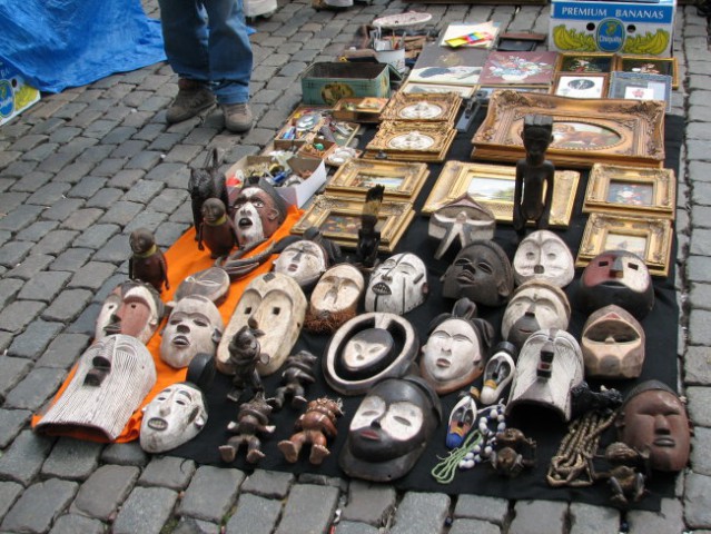 Bruselj 133 - afriške maske na boljšem trgu