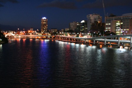 Brisbane zvecer....in noc ima svojo moc!! :)