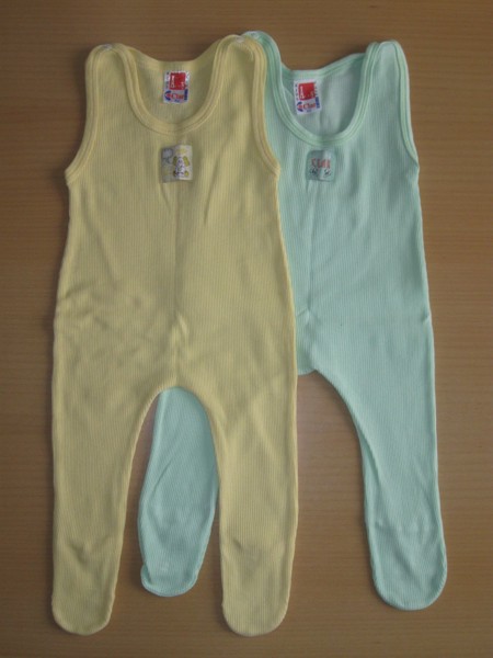 Žabice Clar, št. 62, zelo malo rabljene. Oboje skupaj 3 €