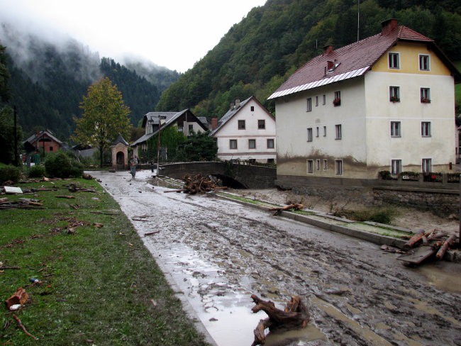 Poplave07 - foto povečava