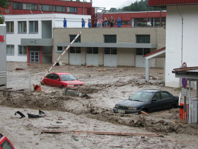 Poplave07 - foto povečava