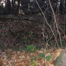 Vrh Debelega hriba (antropogena luknja)