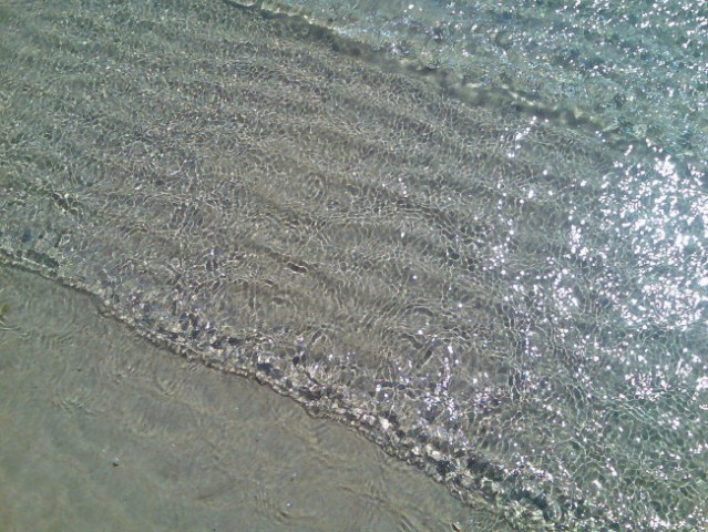 Plaža v bibionah v italiji blizu benetk...:)
sem malo slikala morje, valove, raka v vodi,