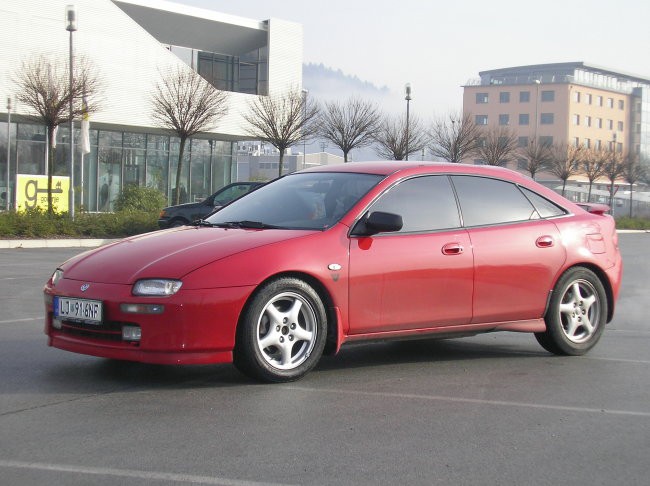 Mazda - foto povečava