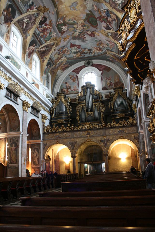 notranjost ljubljanske stolnice