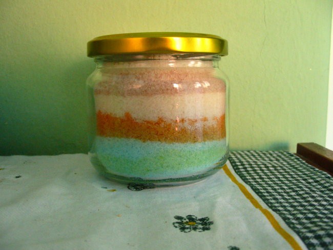 Morska sol, marmorirana in odišavljena z jedilnimi barvami