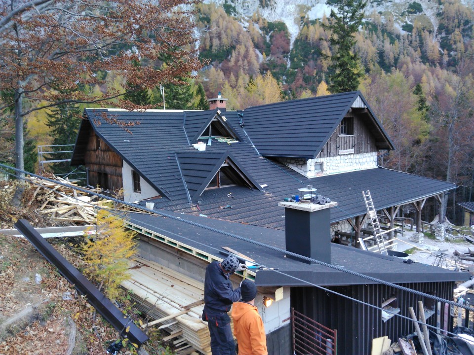 Obnova streh Frishaufov dom Okrešelj 2017 - foto povečava