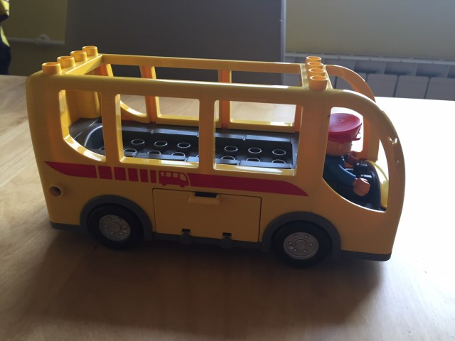 Lego avtobus, 8 eur