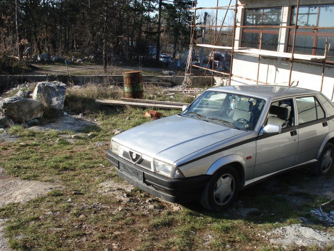 Alfa romeo 75 - foto povečava