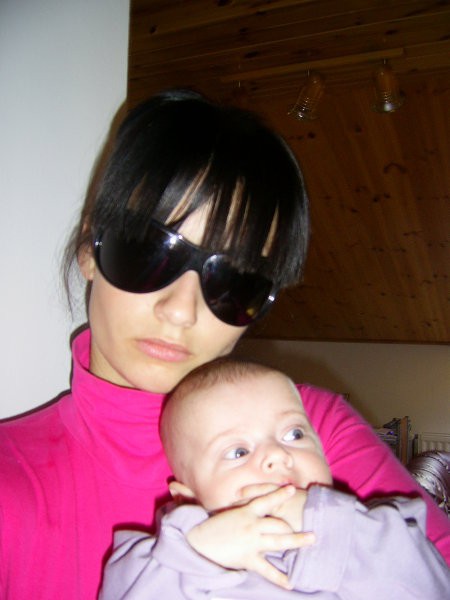 Mami, jaz in sončna očala