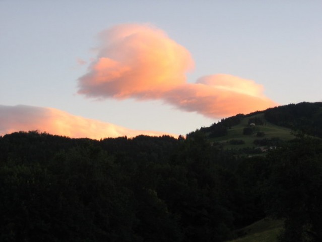 Tole pa je lepo, slikano ravno ob sončnem zahodu