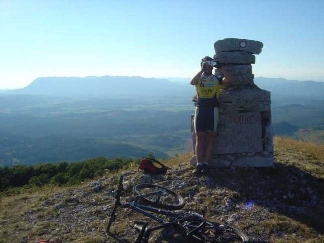 Vrh Trojice in najlepši razgled v naših krajih . (ja ja je treba prec slikat)