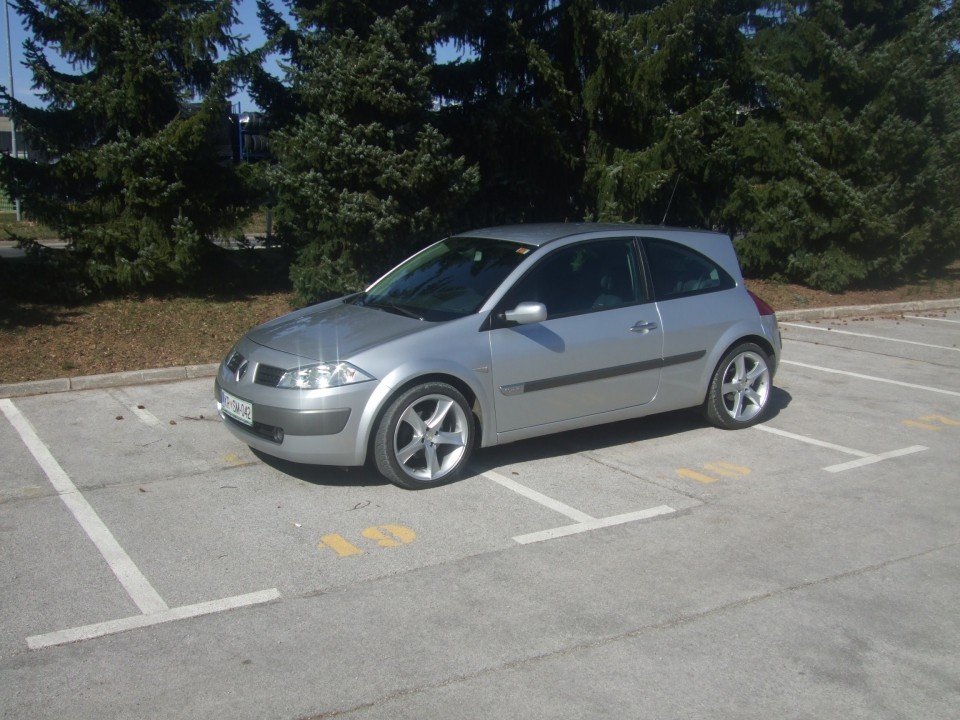 Megane II on 18'' - foto povečava