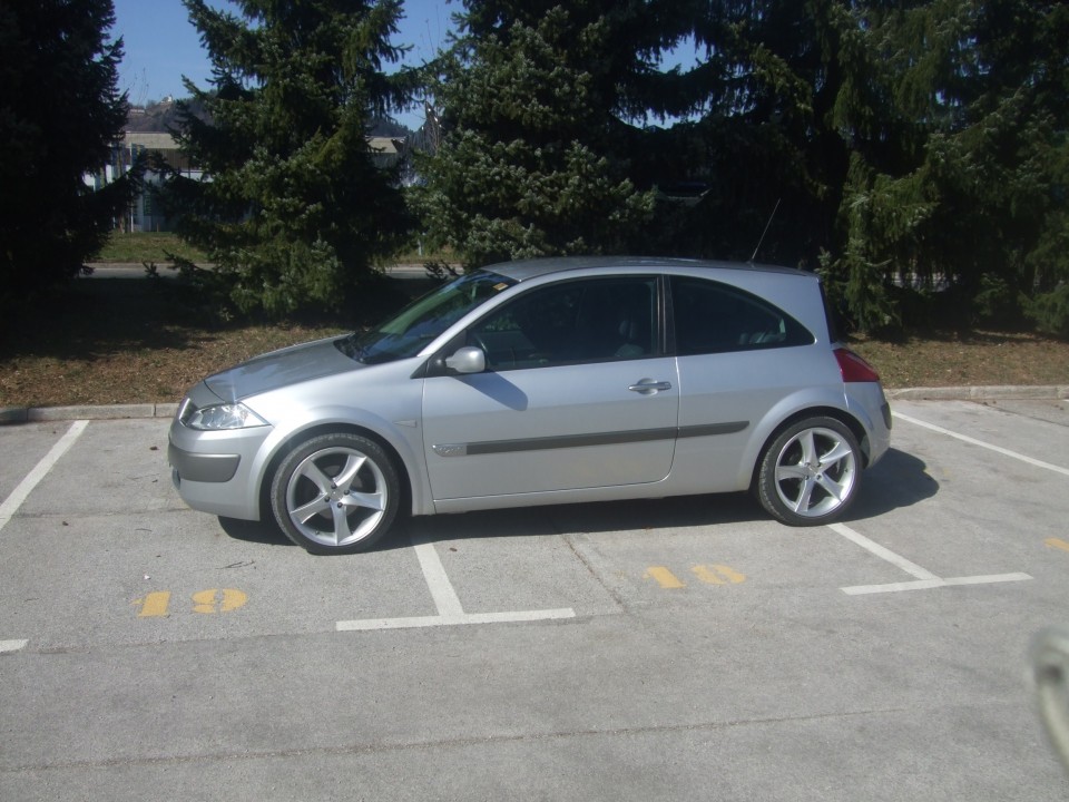 Megane II on 18'' - foto povečava