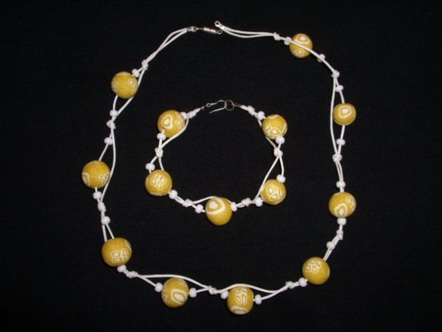 Rumeno-bela ogrlica z zapestnico