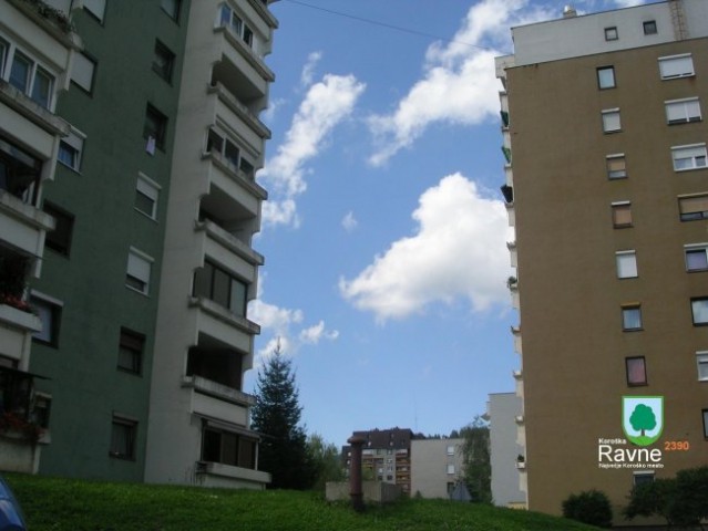 *Ravne - Javornik
-pop.: 4800, 
največje blokovsko naselje na Koroškem
