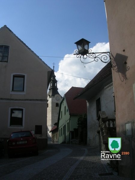 *Ravne - center
-Stara ulica
-najstarejši del trškega jedra