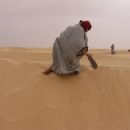 Iskanje cevlja v saharskem pesku