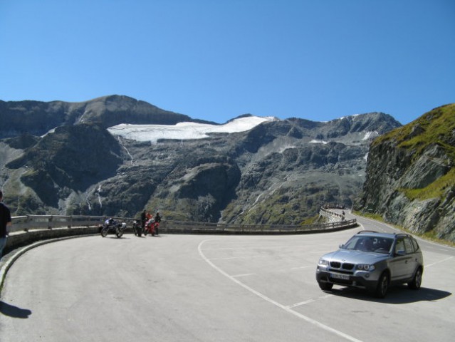 Se ene dva ovinka pa smo na vrh
okol 2550m nadmorske višine
