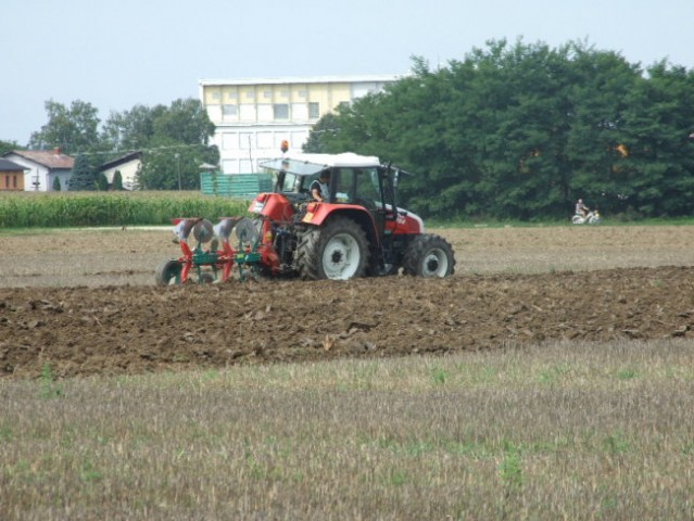 Tekmovanje v oranju - foto