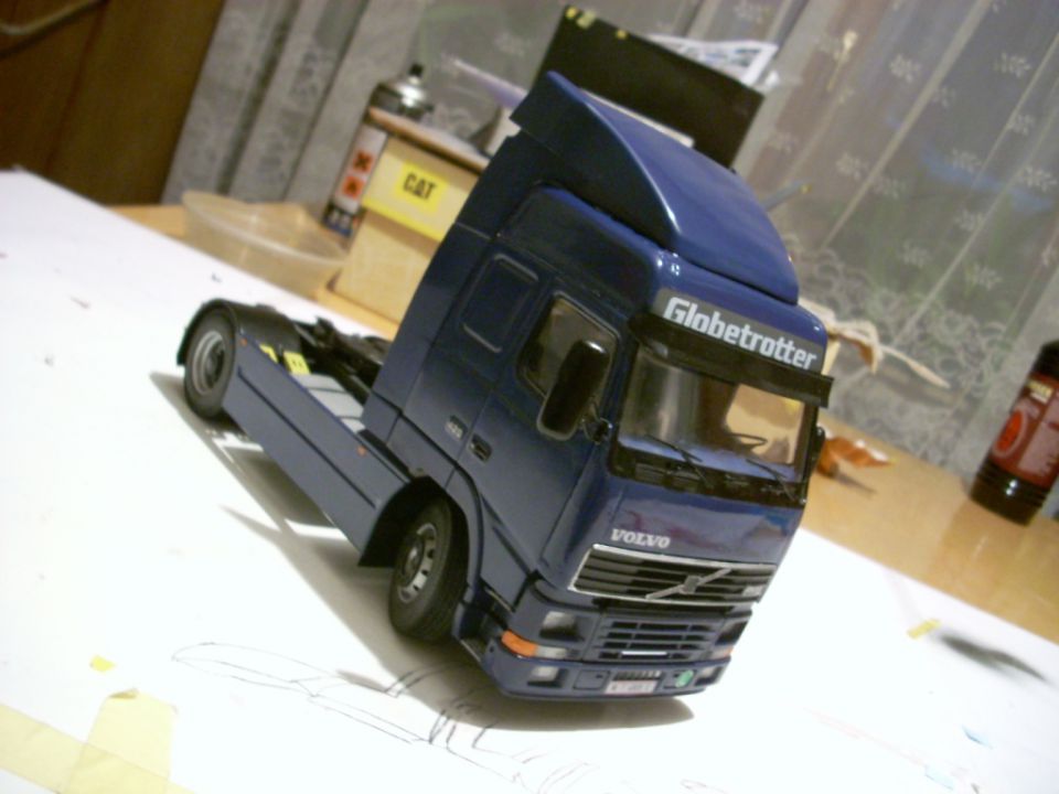 Italeri 1/24 Volvo FH12 Globetrotter - foto povečava