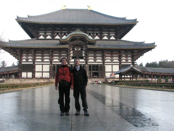 Daibutsu-den hall - baje najvecja lesena stavba na svetu, v njej pa ...