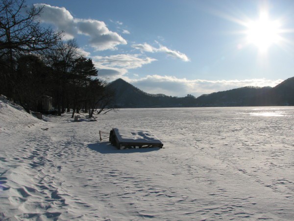 Spet jezero.